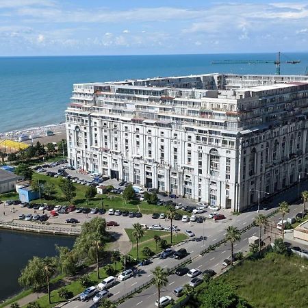 Paradise Apartment Батуми Екстериор снимка