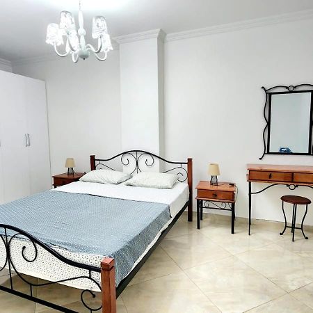 Paradise Apartment Батуми Екстериор снимка