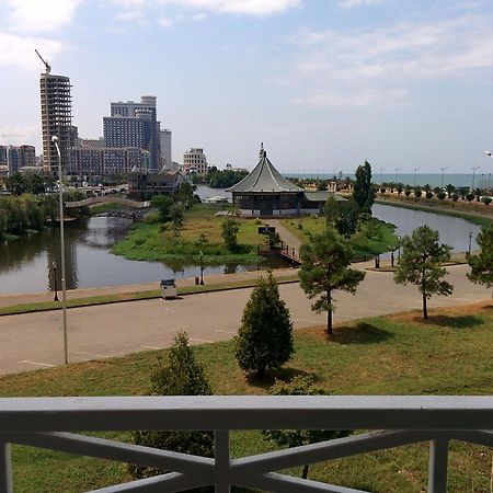 Paradise Apartment Батуми Екстериор снимка